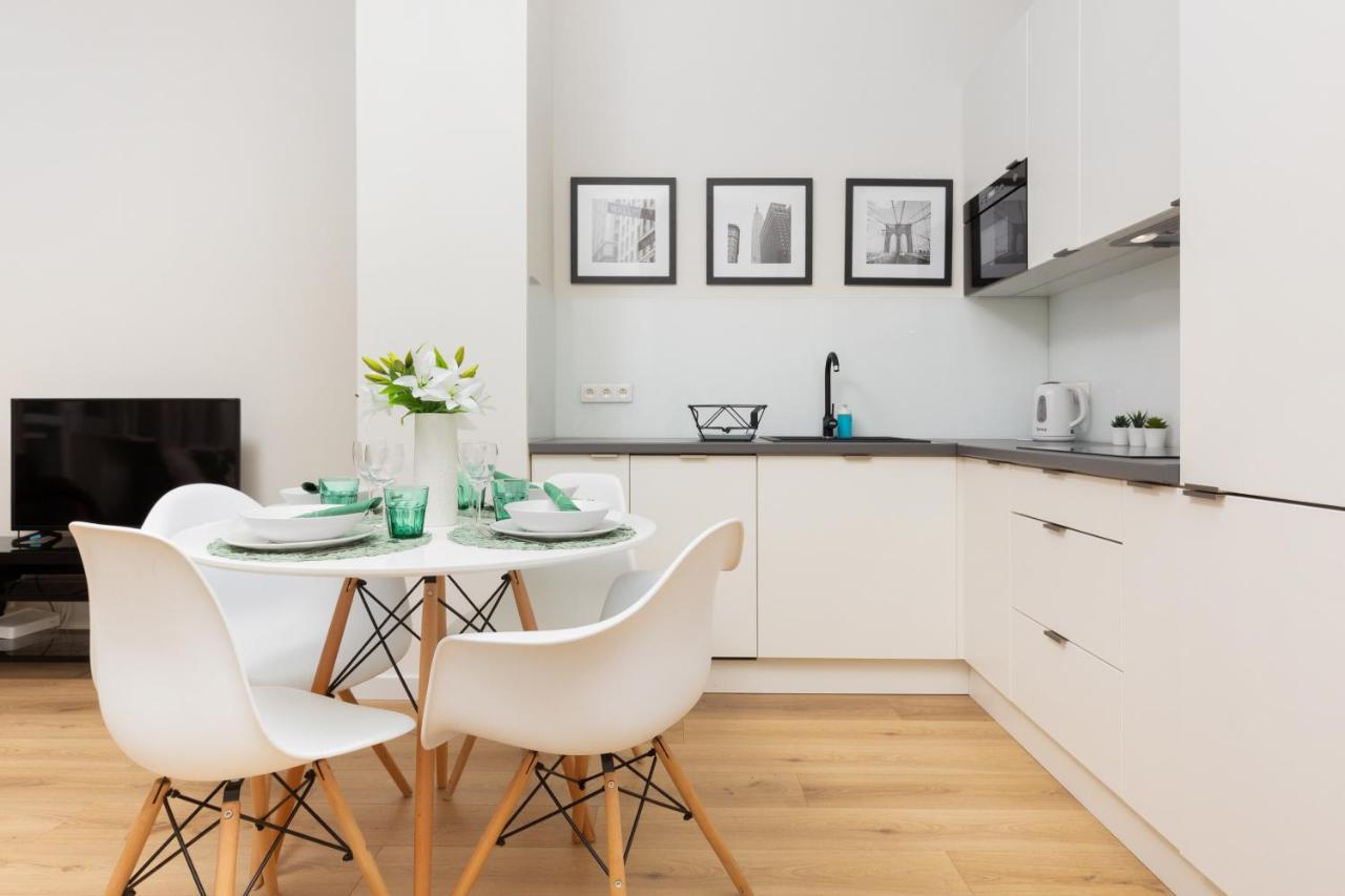 Apartment Gagarina By Renters Warsaw