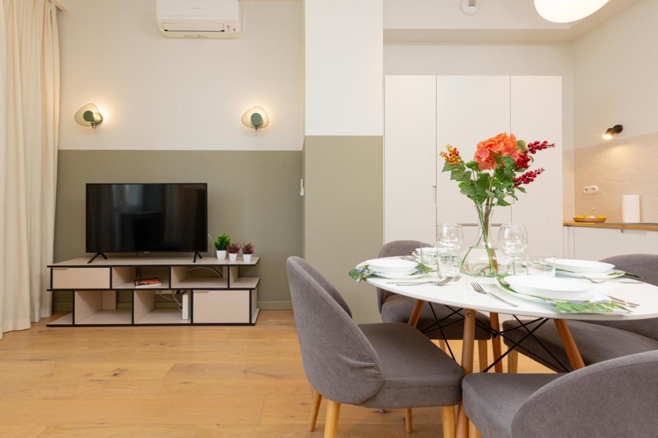 Gagarina By Renters Apartment